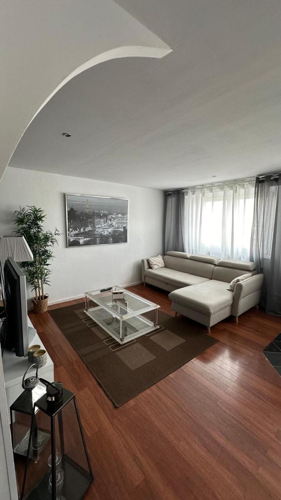 Apparemment Spacieux Et Lumineux Pour 6 Voyageurs Appartement